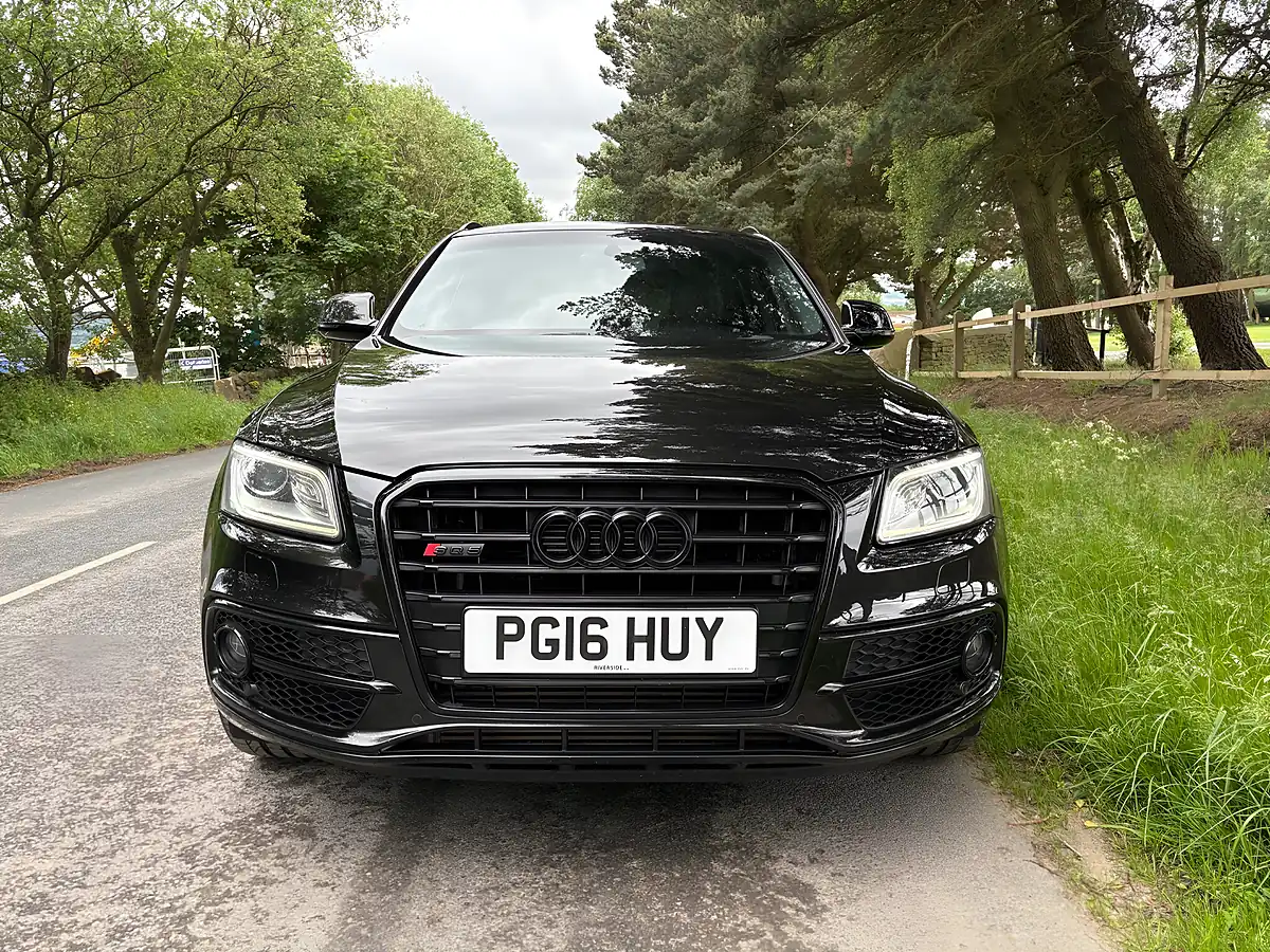 Used 2016 Audi SQ5 Plus Black - Interior and Exterior details 11