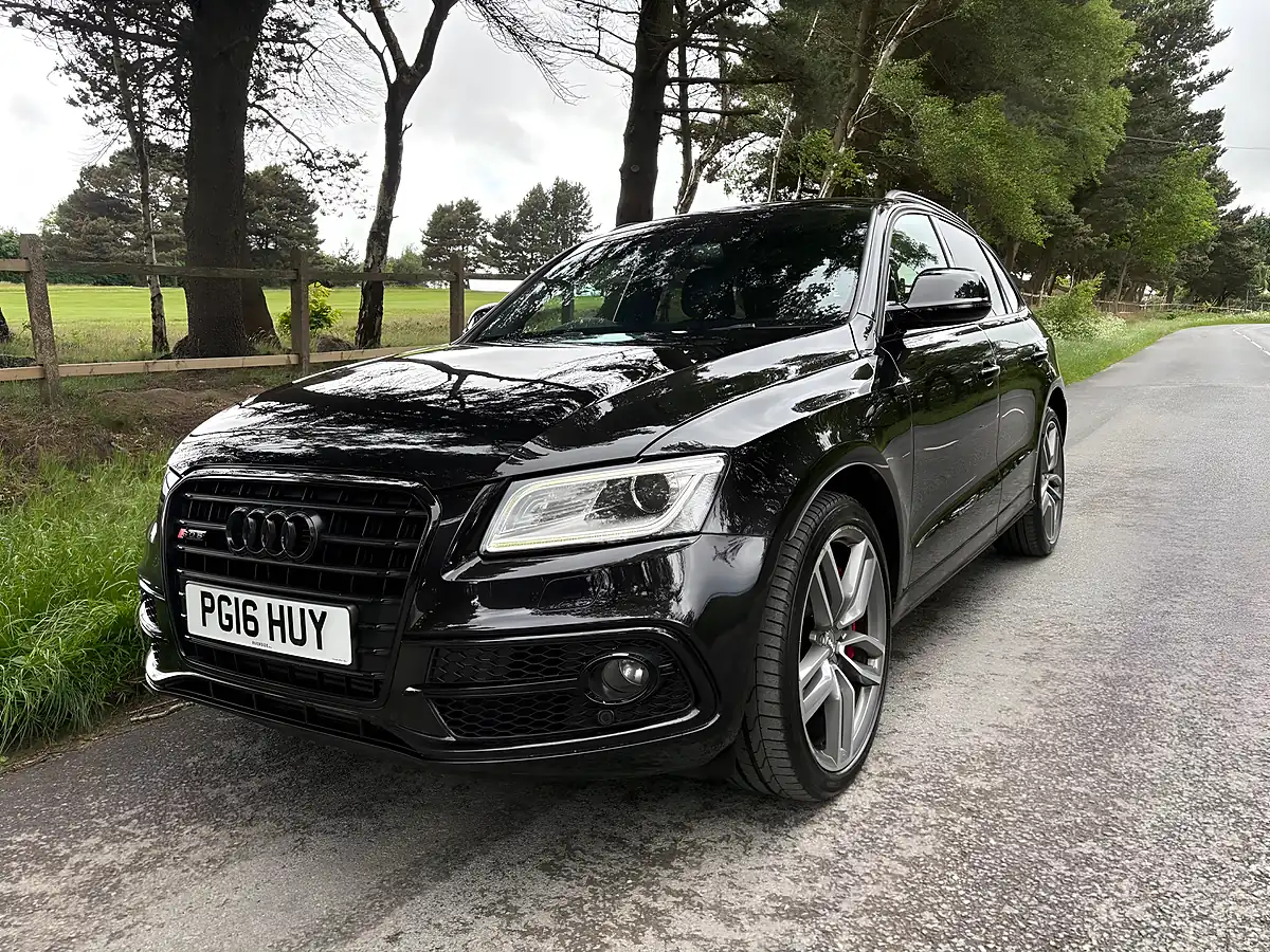 Used 2016 Audi SQ5 Plus Black - Interior and Exterior details 12