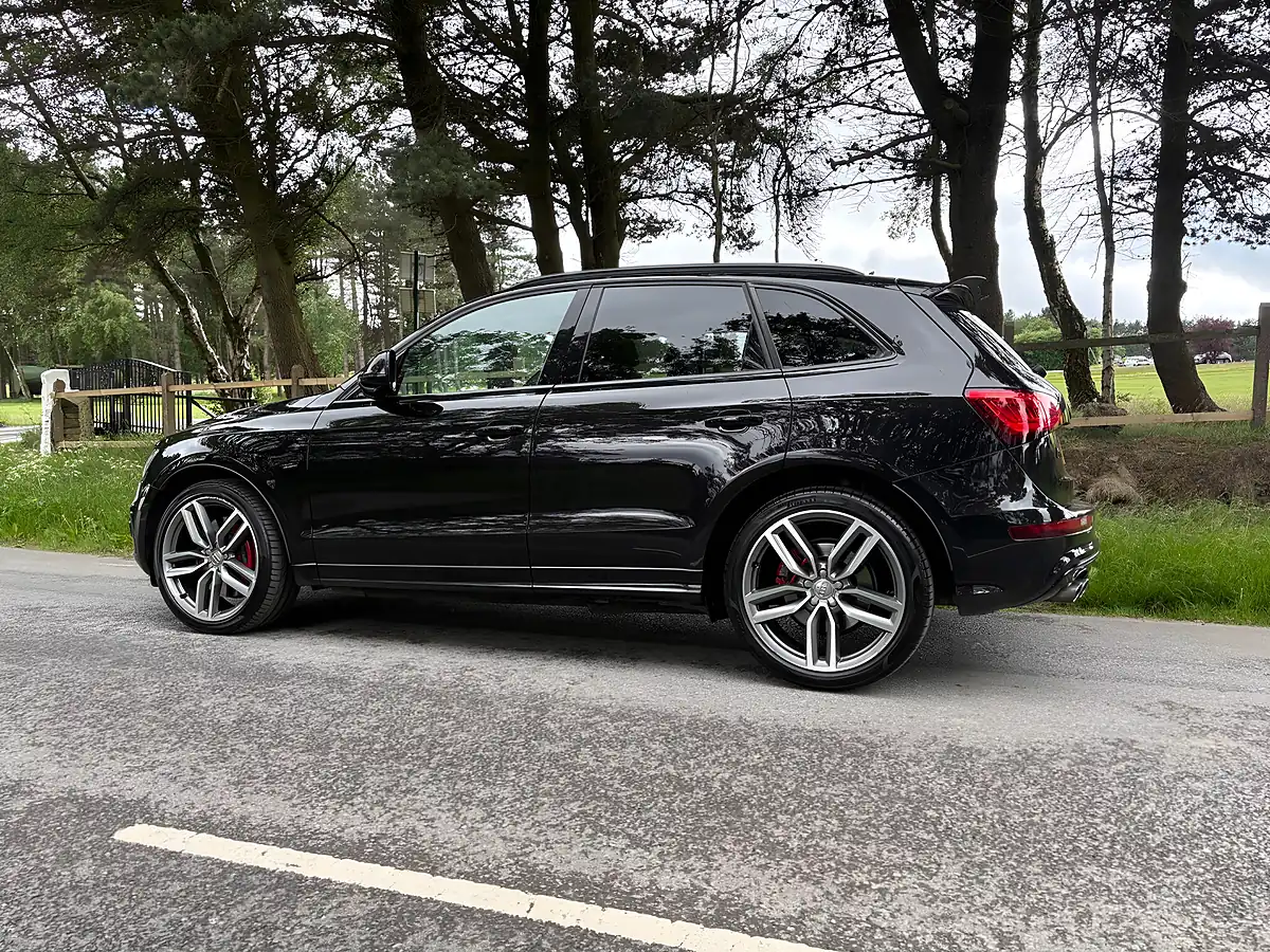 Used 2016 Audi SQ5 Plus Black - Interior and Exterior details 14