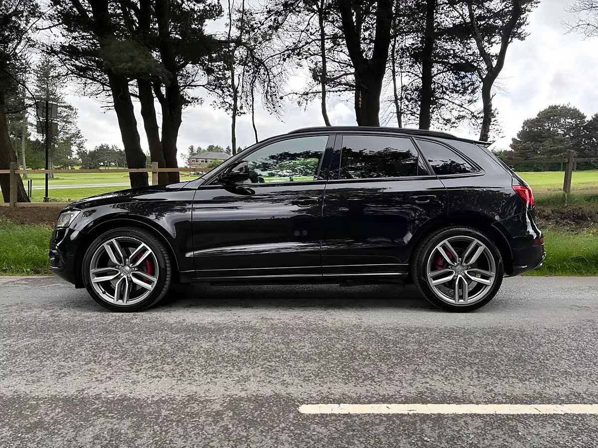 Used 2016 Audi SQ5 Plus Black - Interior and Exterior details 15