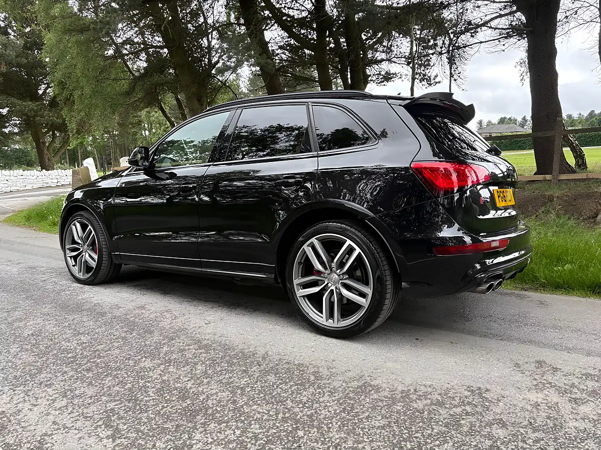 Used 2016 Audi SQ5 Plus Black - Interior and Exterior details 17