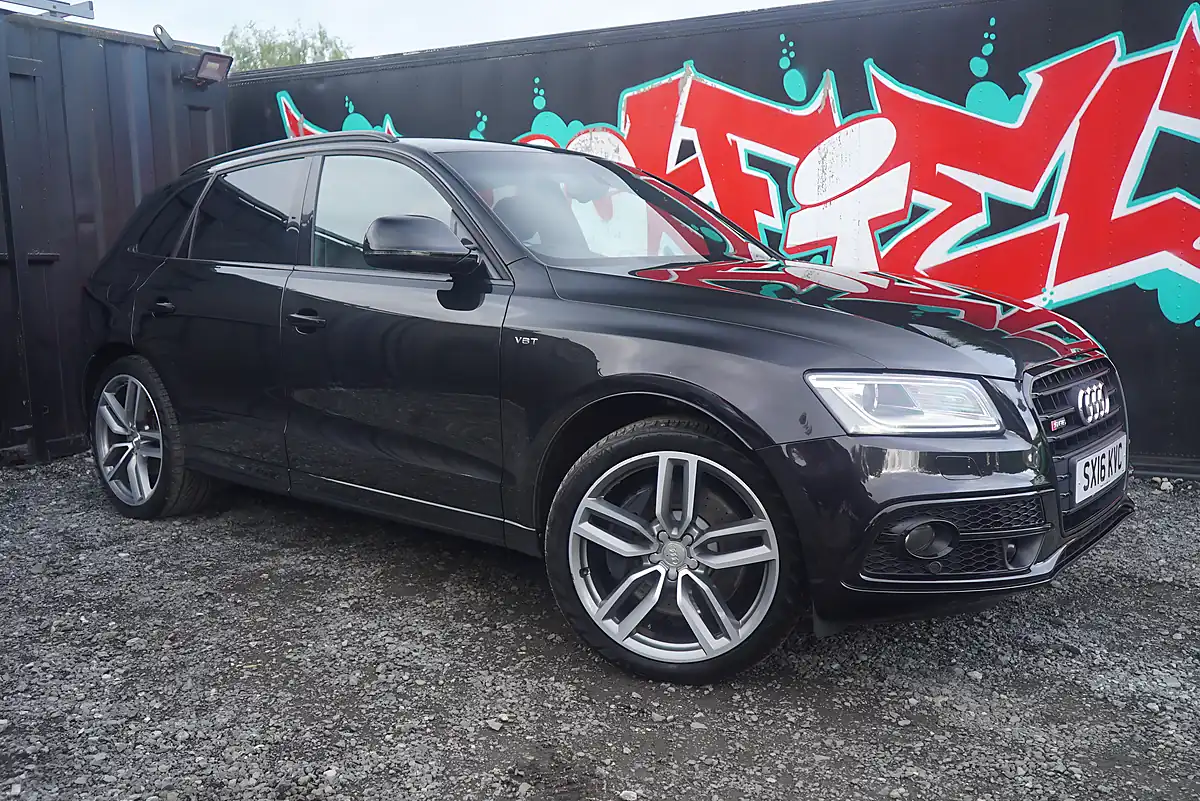 Used 2016 Audi SQ5 Plus Black - Interior and Exterior details 12