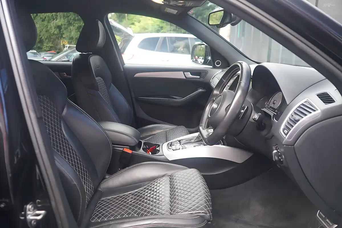 Used 2016 Audi SQ5 Plus Black - Interior and Exterior details 14