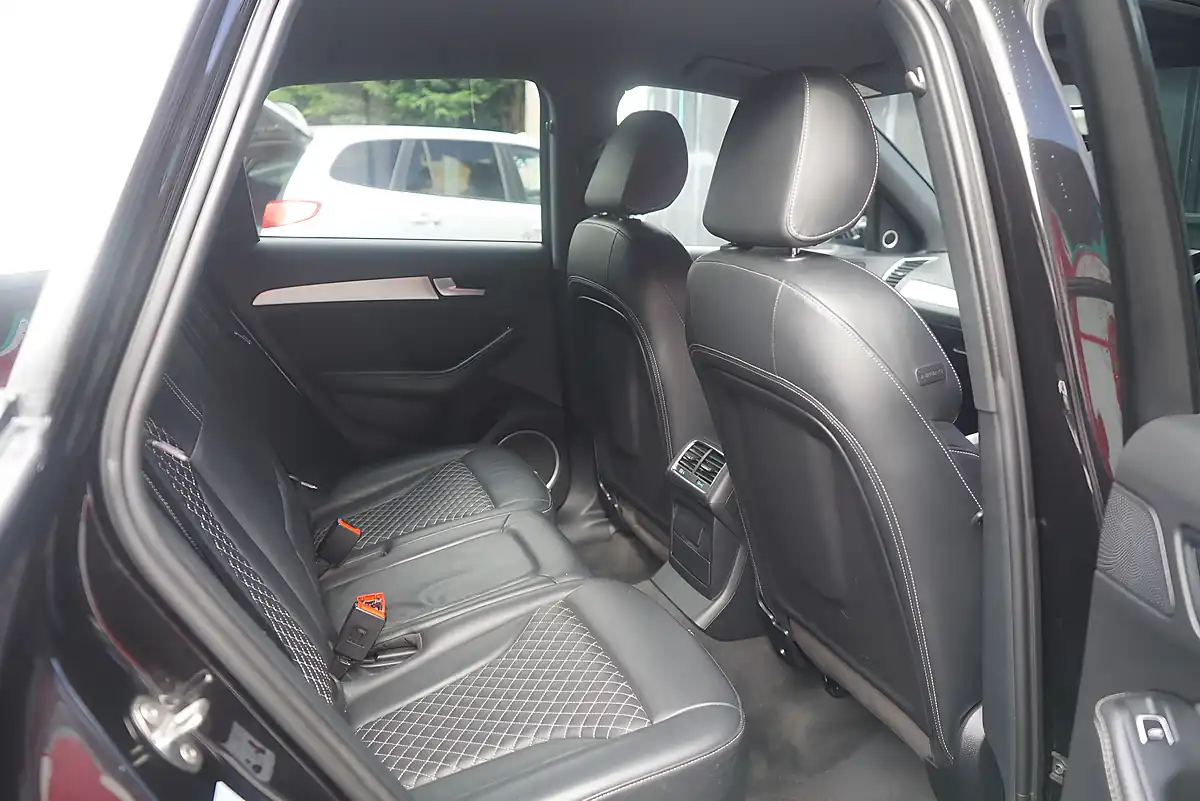 Used 2016 Audi SQ5 Plus Black - Interior and Exterior details 16