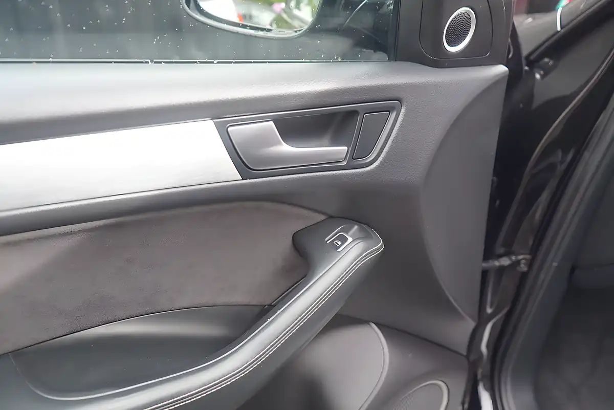 Used 2016 Audi SQ5 Plus Black - Interior and Exterior details 19