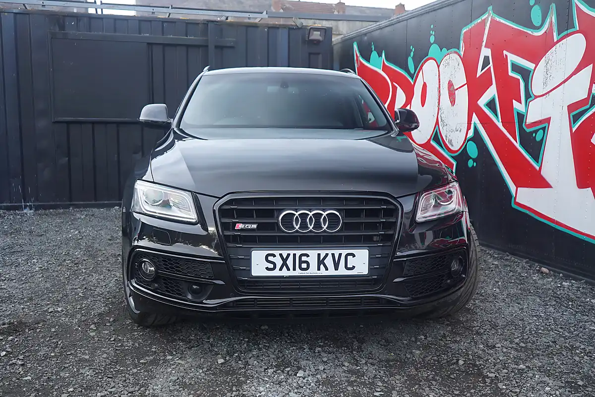 Used 2016 Audi SQ5 Plus Black - Interior and Exterior details 4