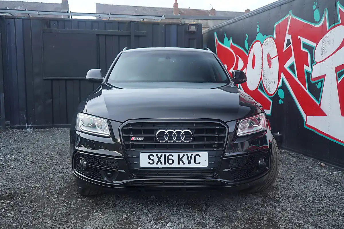 Used 2016 Audi SQ5 Plus Black - Interior and Exterior details 5