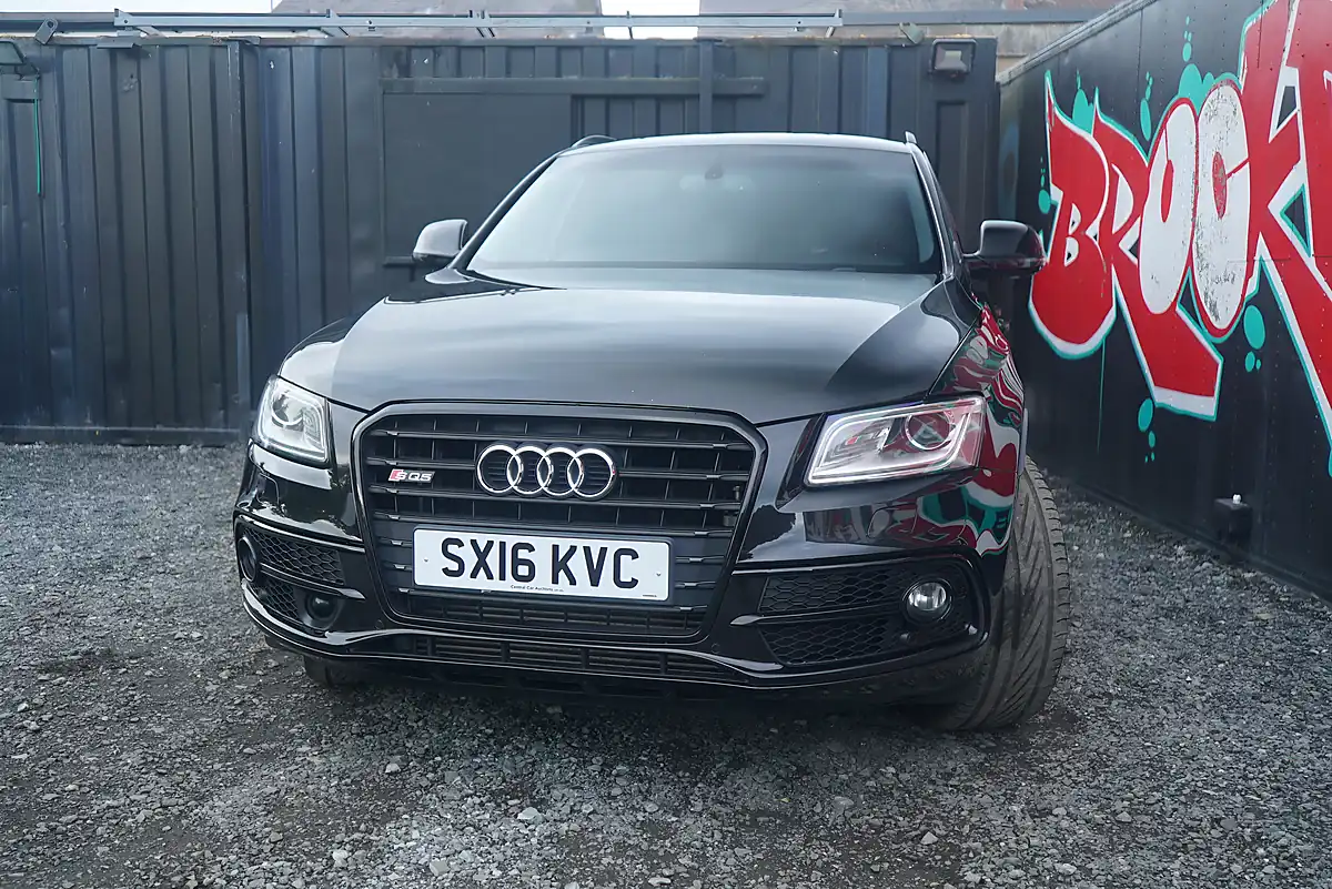 Used 2016 Audi SQ5 Plus Black - Interior and Exterior details 6