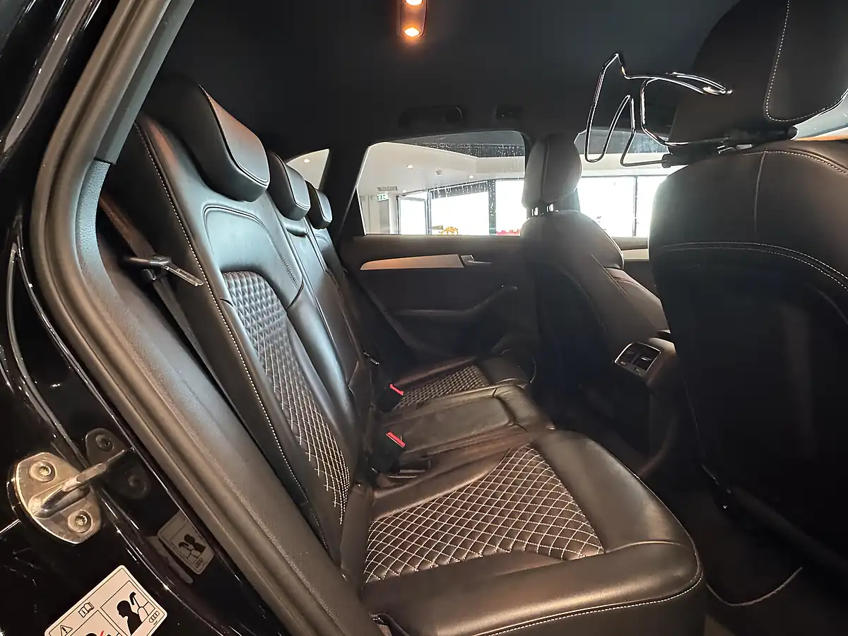 Used 2016 Audi SQ5 Plus Black - Interior and Exterior details 13
