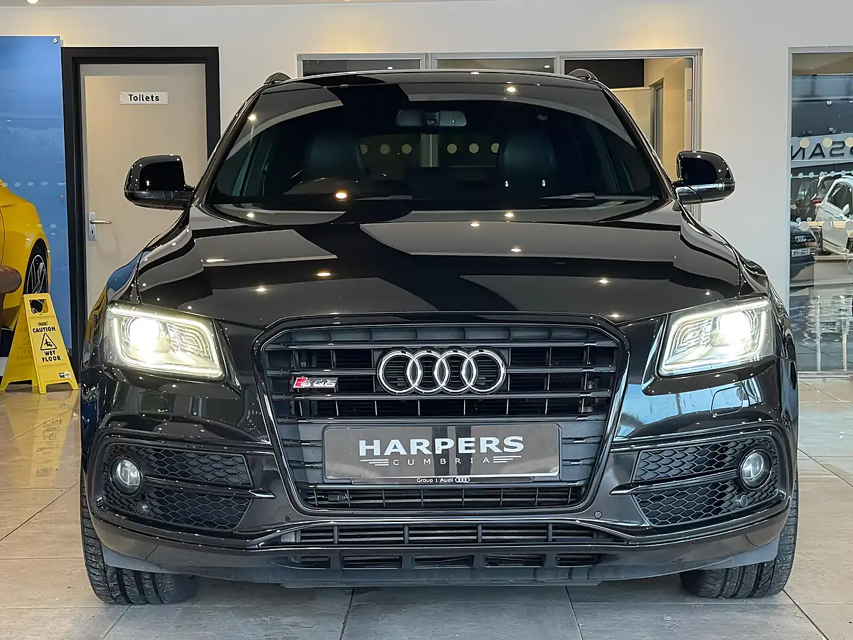 Used 2016 Audi SQ5 Plus Black - Interior and Exterior details 4