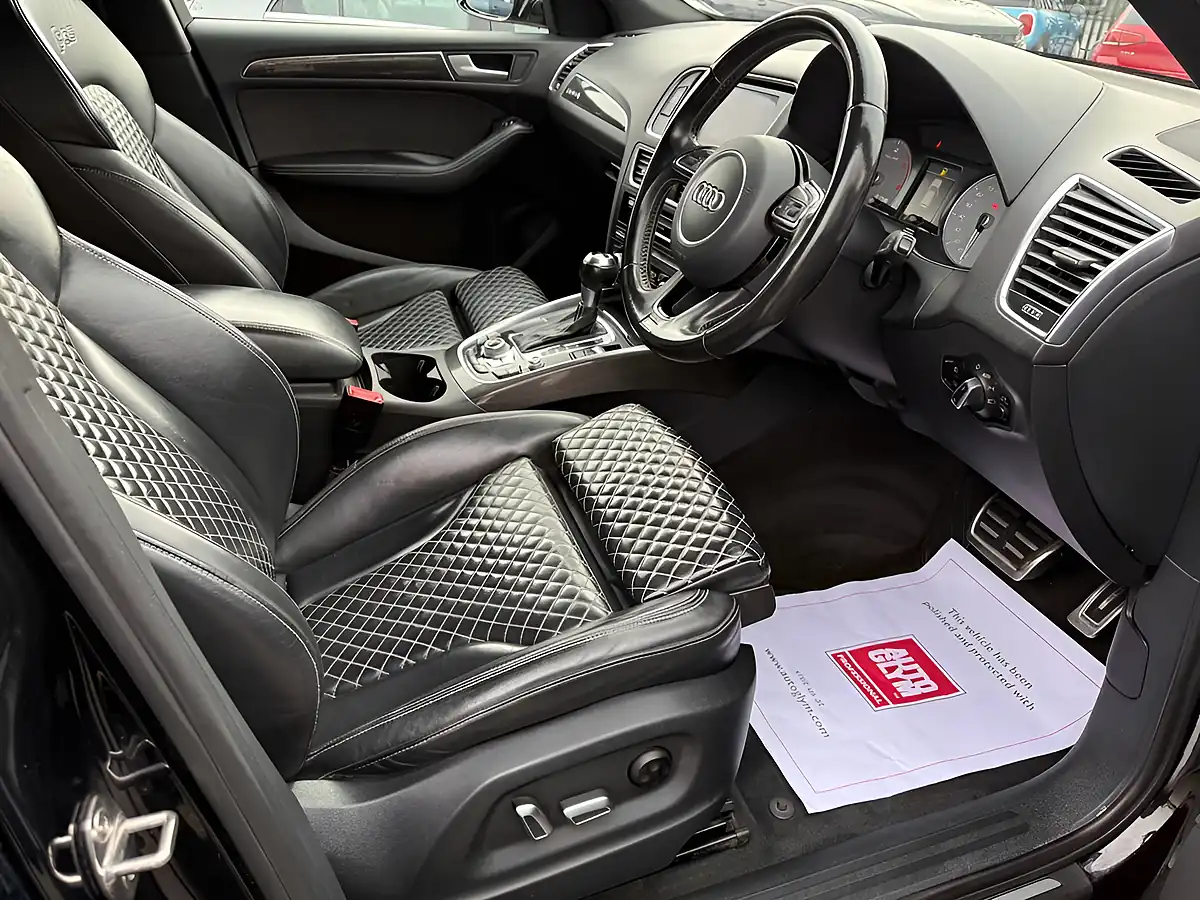 Used 2016 Audi SQ5 Plus Black - Interior and Exterior details 7