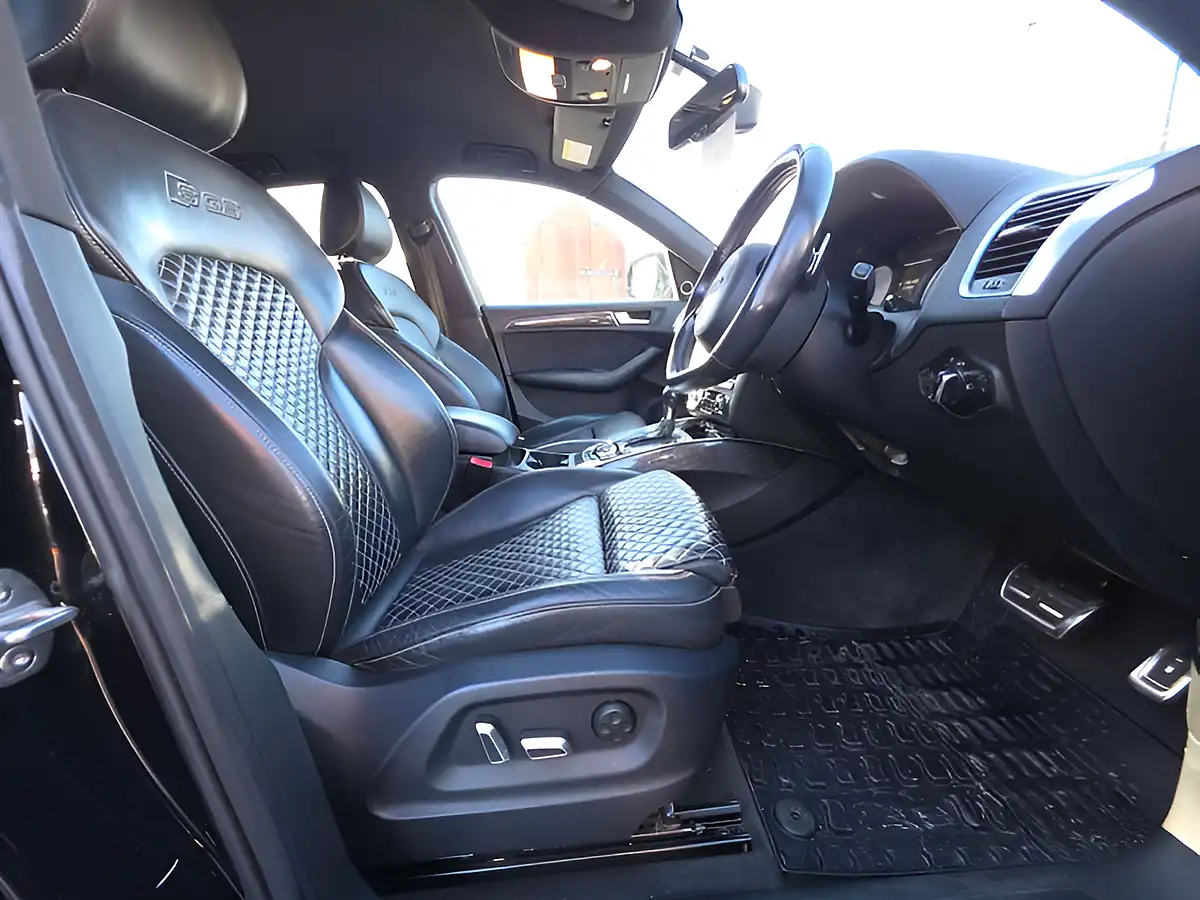 Used 2016 Audi SQ5 Plus Black - Interior and Exterior details 9