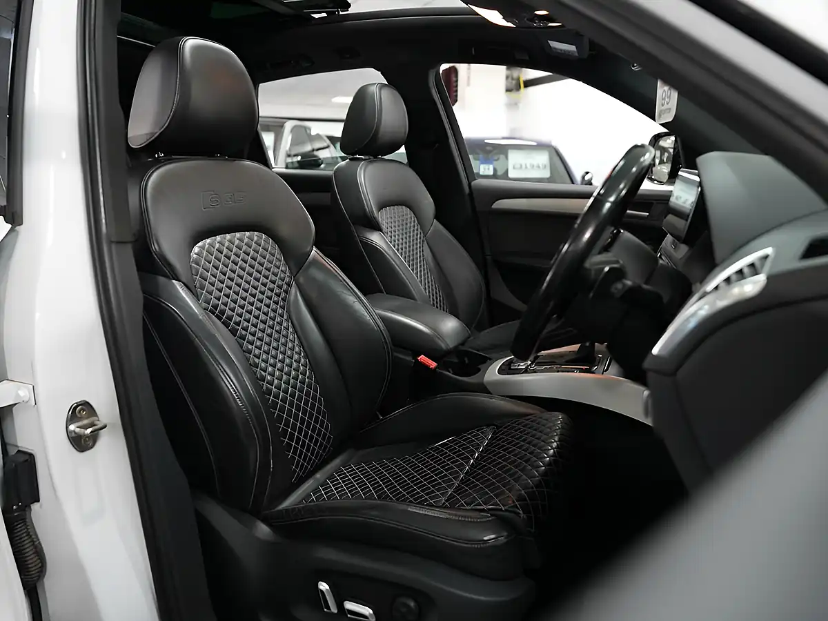 Used 2016 Audi SQ5 Plus Glacier White - Interior and Exterior details 11