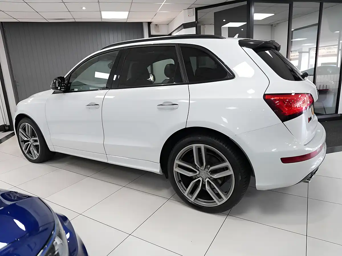 Used 2016 Audi SQ5 Plus Glacier White - Interior and Exterior details 7