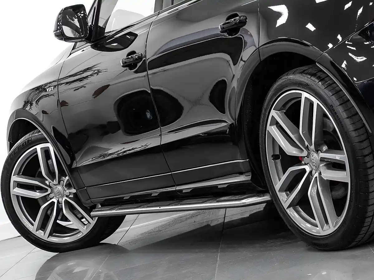 Used 2016 Audi SQ5 Plus Panther Black - Interior and Exterior details 10