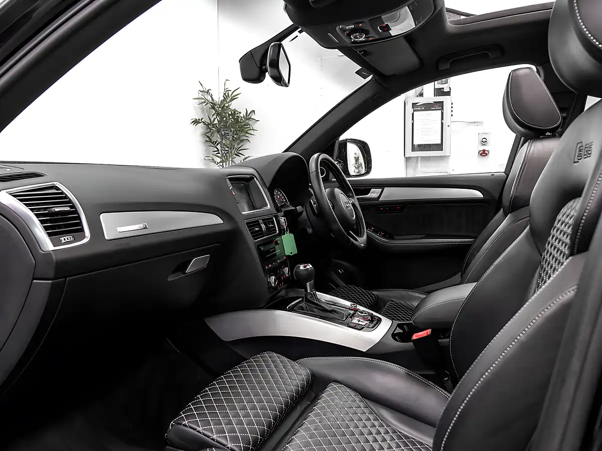 Used 2016 Audi SQ5 Plus Panther Black - Interior and Exterior details 12