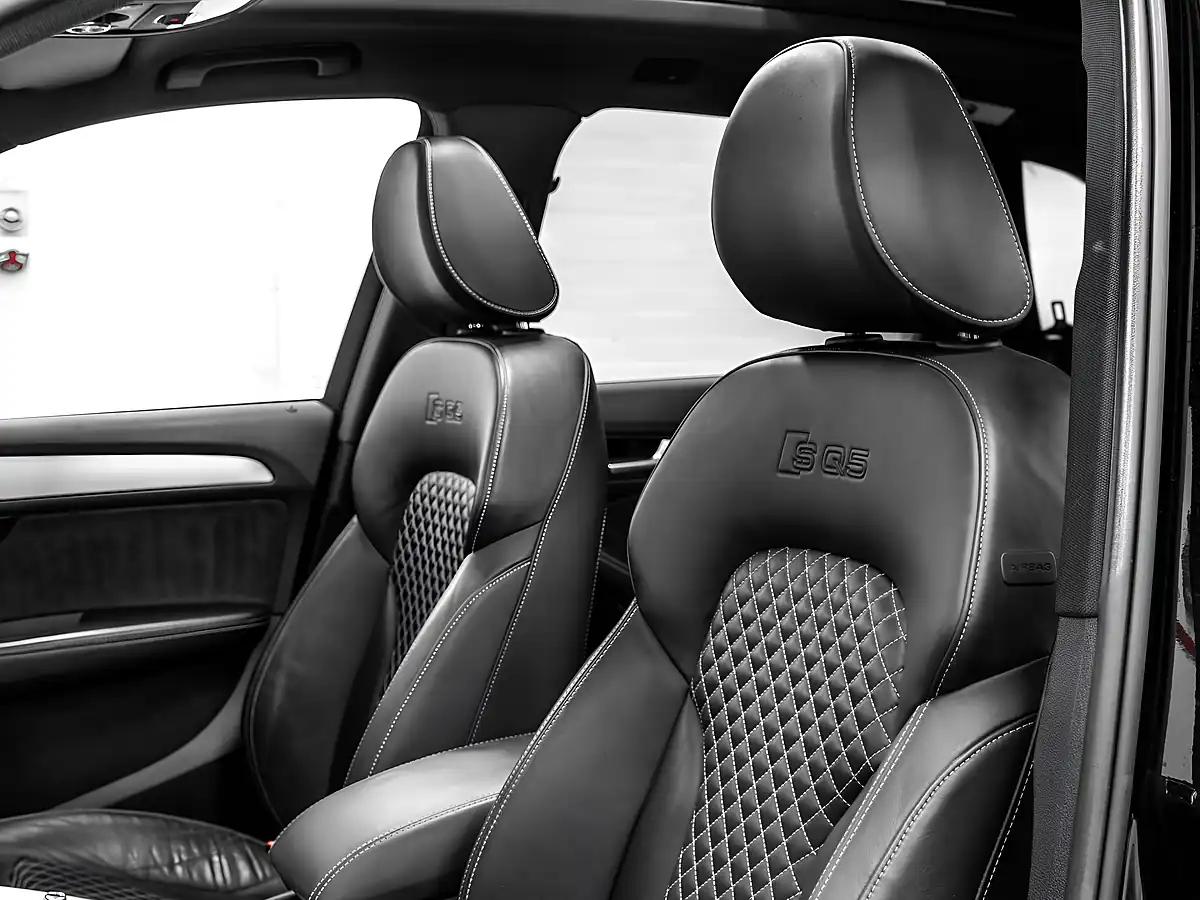 Used 2016 Audi SQ5 Plus Panther Black - Interior and Exterior details 14