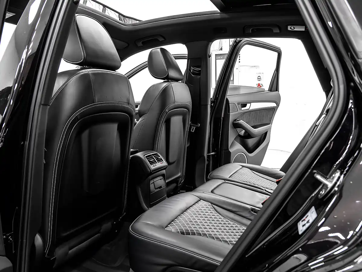 Used 2016 Audi SQ5 Plus Panther Black - Interior and Exterior details 15