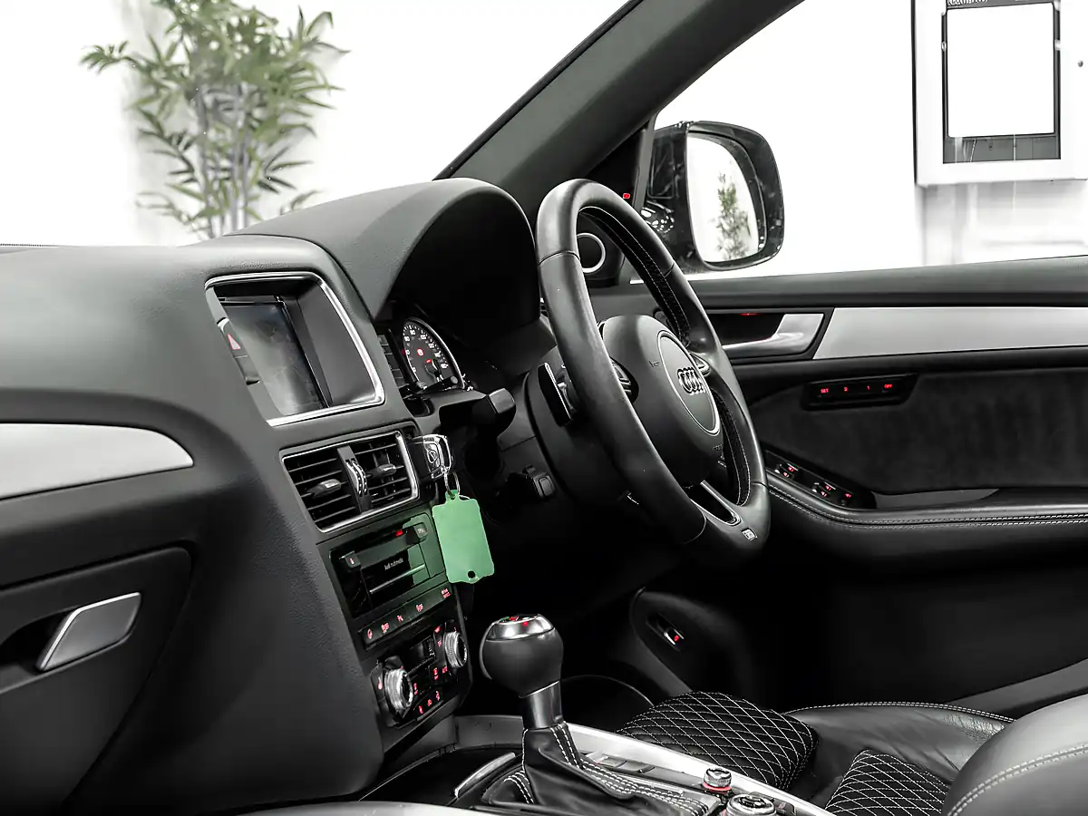 Used 2016 Audi SQ5 Plus Panther Black - Interior and Exterior details 18