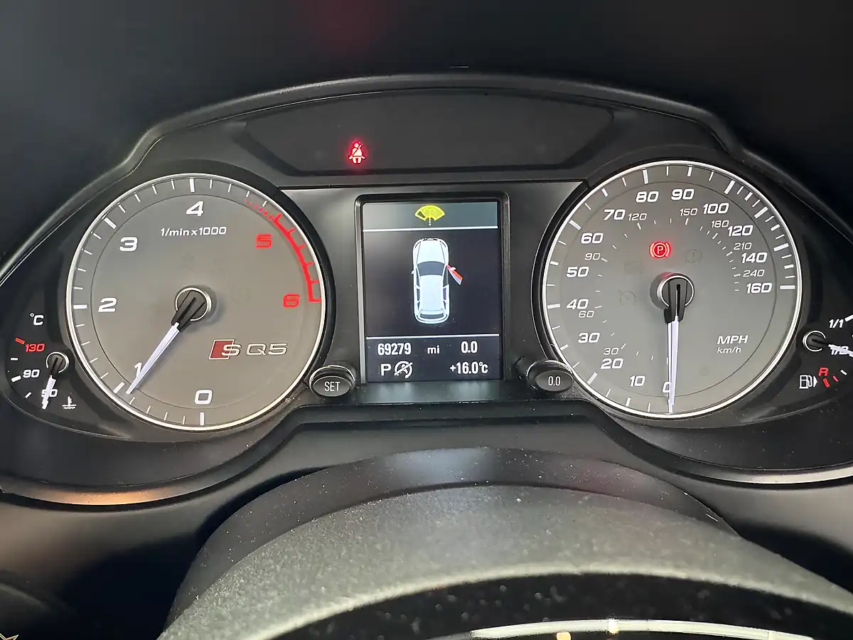 Used 2016 Audi SQ5 Plus Special Edition Silver - Interior and Exterior details 20
