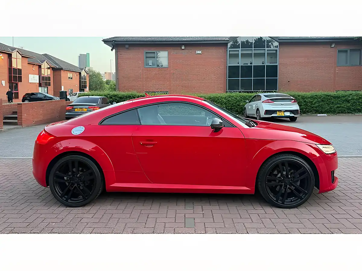 Used 2016 Audi Tt Sport Red - Interior and Exterior details 4