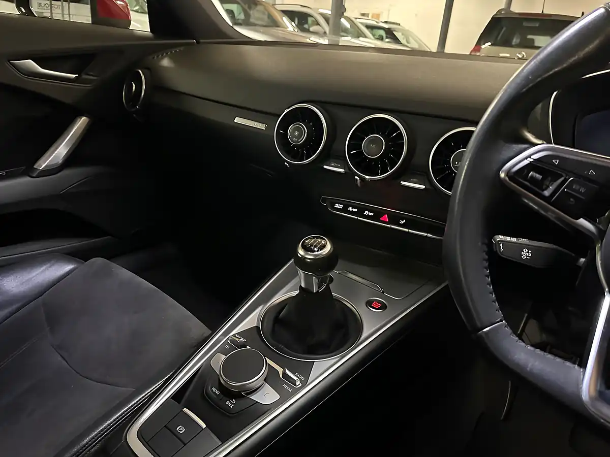 Used 2016 Audi Tt Sport Red - Interior and Exterior details 14