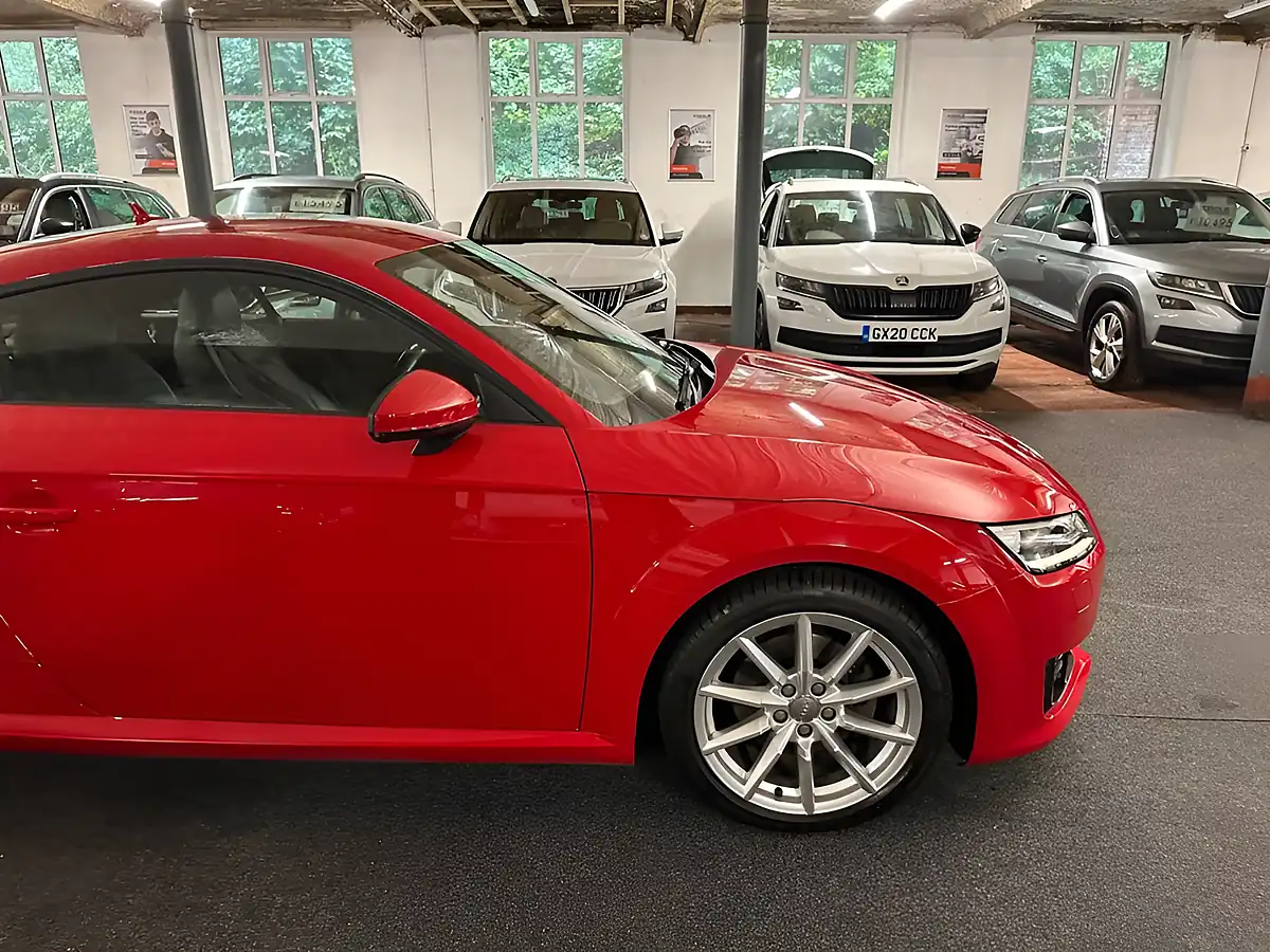 Used 2016 Audi Tt Sport Red - Interior and Exterior details 16