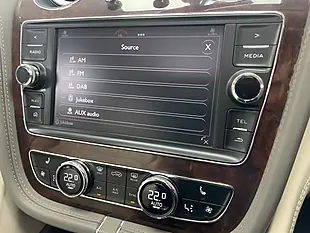 Used 2016 Bentley Bentayga Moonbeam Silver - Interior and Exterior details 19
