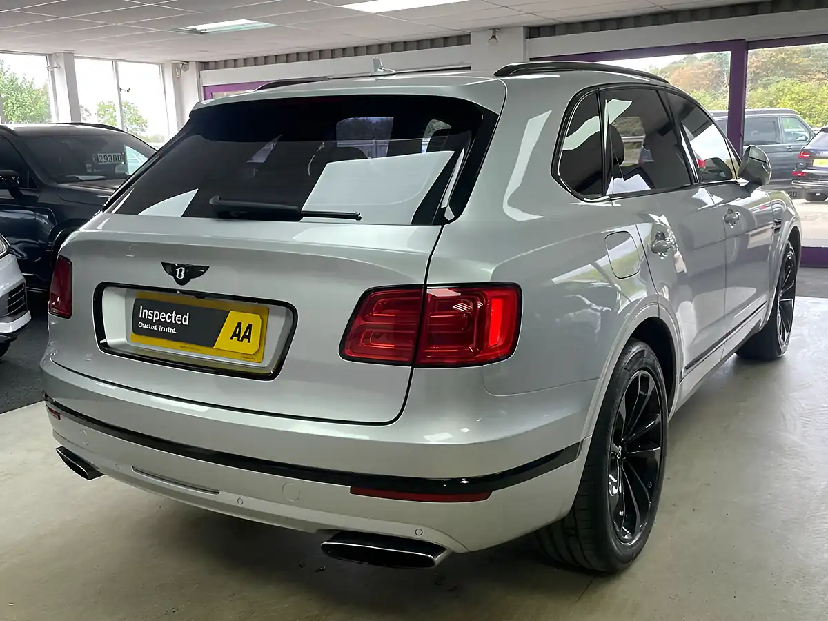 Used 2016 Bentley Bentayga Moonbeam Silver - Interior and Exterior details 4