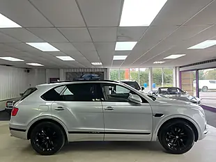 Used 2016 Bentley Bentayga Moonbeam Silver - Interior and Exterior details 6
