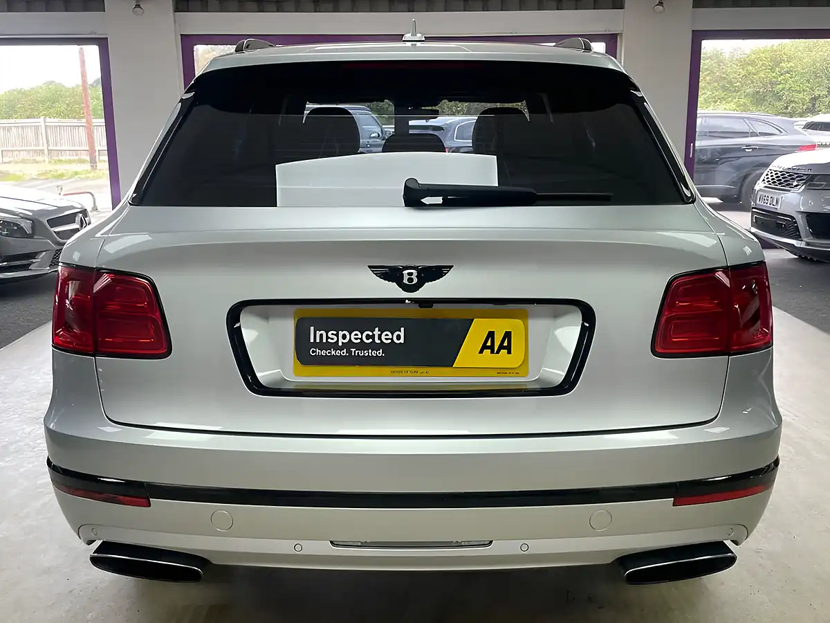 Used 2016 Bentley Bentayga Moonbeam Silver - Interior and Exterior details 8
