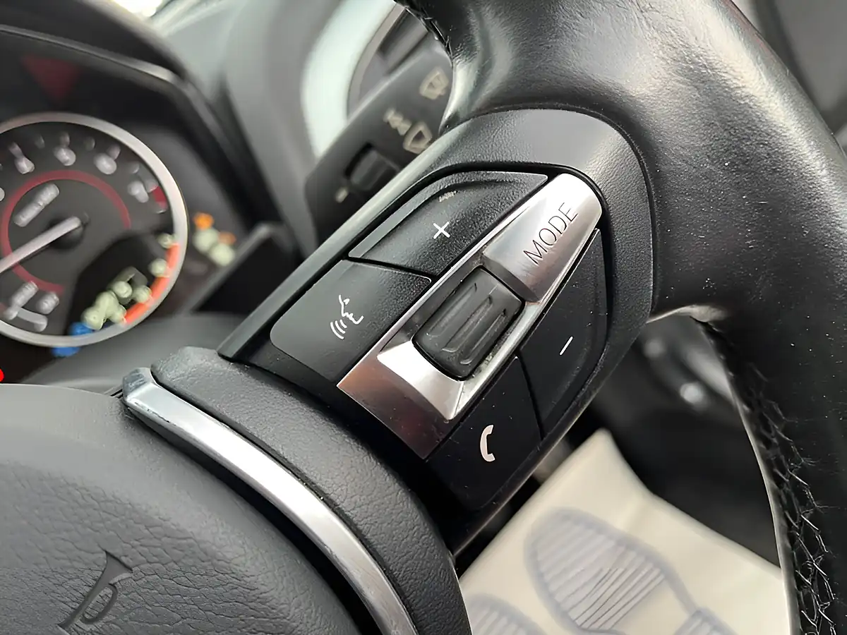 Used 2016 BMW 1 Series M Sport White - Interior and Exterior details 14