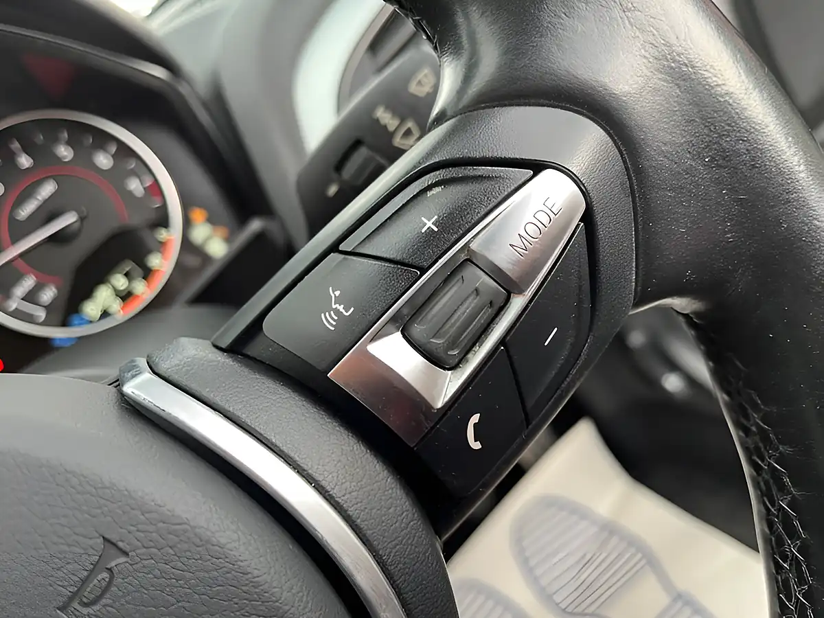 Used 2016 BMW 1 Series M Sport White - Interior and Exterior details 14