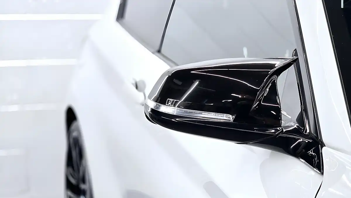 Used 2016 BMW 1 Series M135i Alpine White - Interior and Exterior details 17