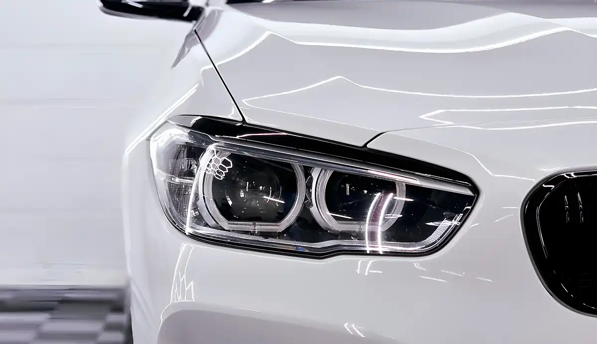 Used 2016 BMW 1 Series M135i Alpine White - Interior and Exterior details 9