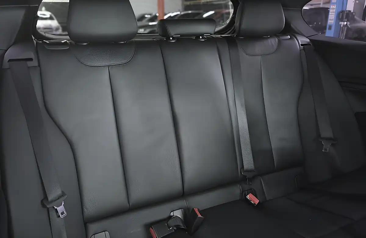 Used 2016 BMW 1 Series M135i Alpine White - Interior and Exterior details 20