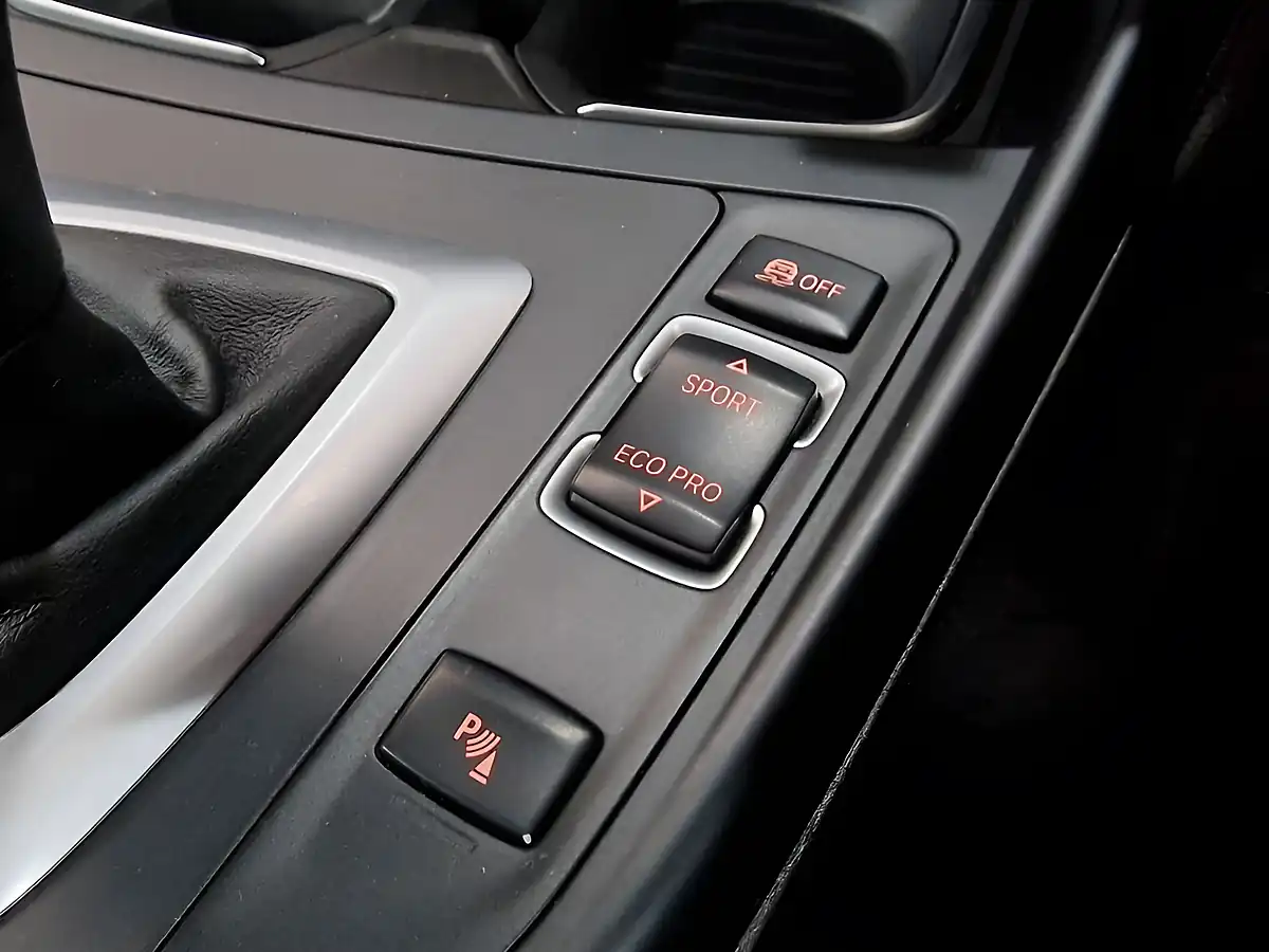 Used 2016 BMW 1 Series M135i Grey - Interior and Exterior details 17