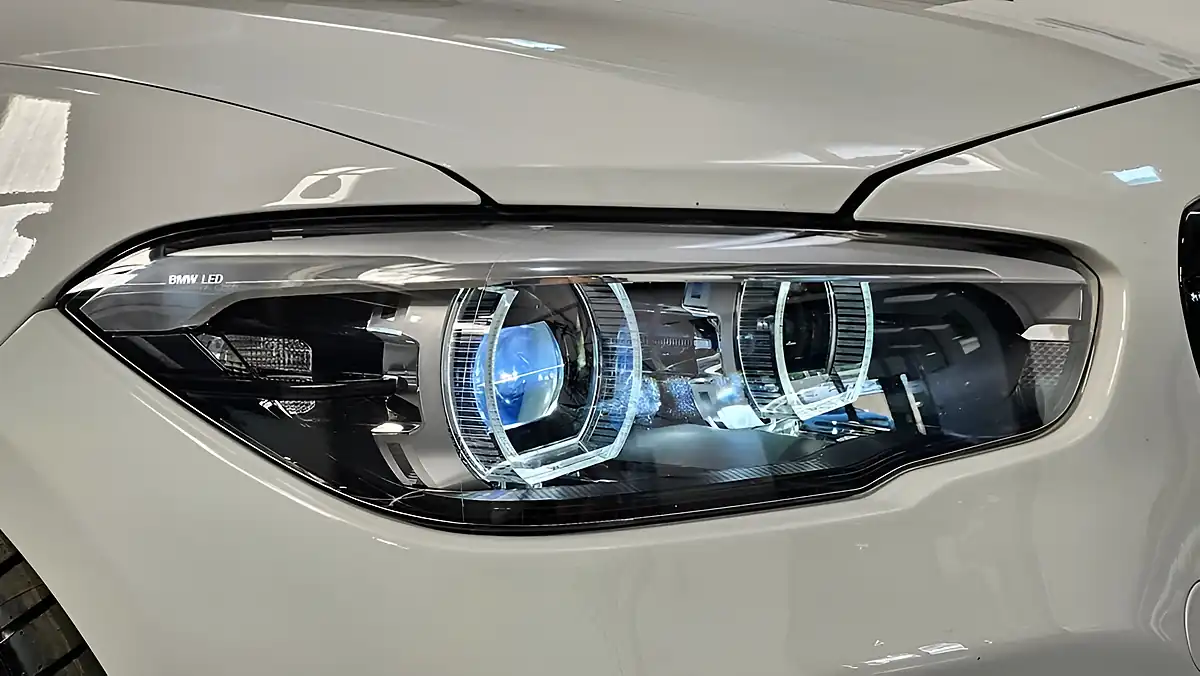 Used 2016 BMW 1 Series M135i White - Interior and Exterior details 16