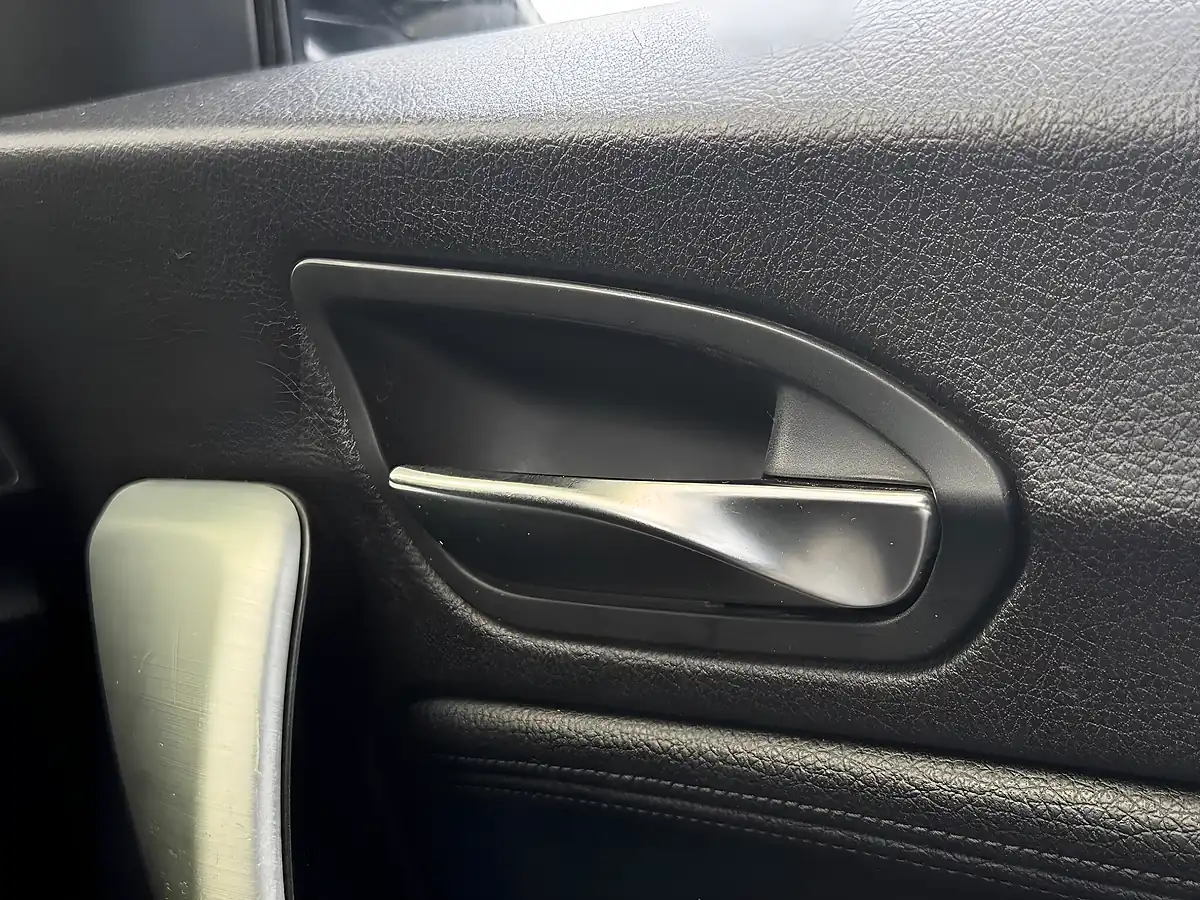 Used 2016 BMW 1 Series M135i White - Interior and Exterior details 15