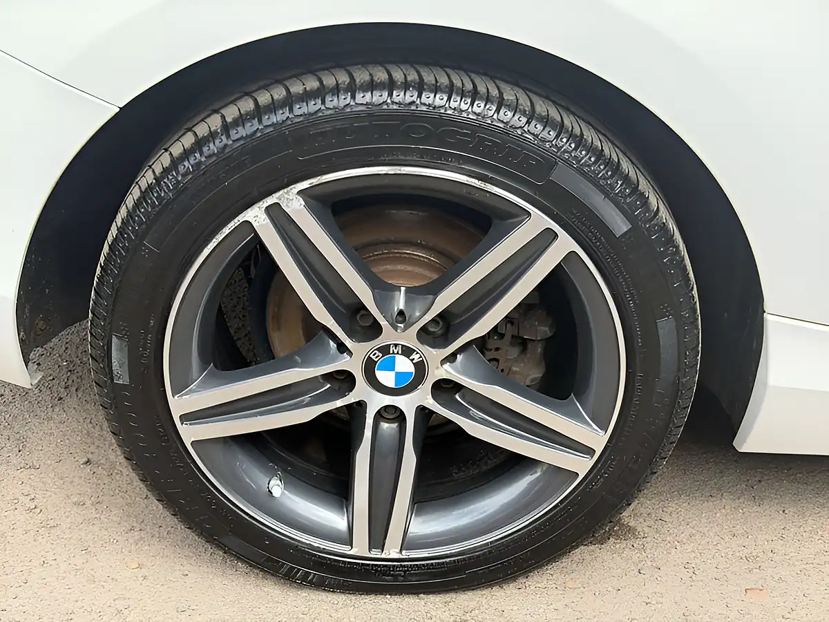Used 2016 BMW 1 Series Sport Alpine White - Interior and Exterior details 10