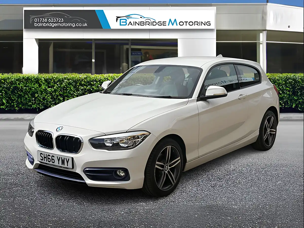 Used 2016 BMW 1 Series Sport Alpine White - Interior and Exterior details 7