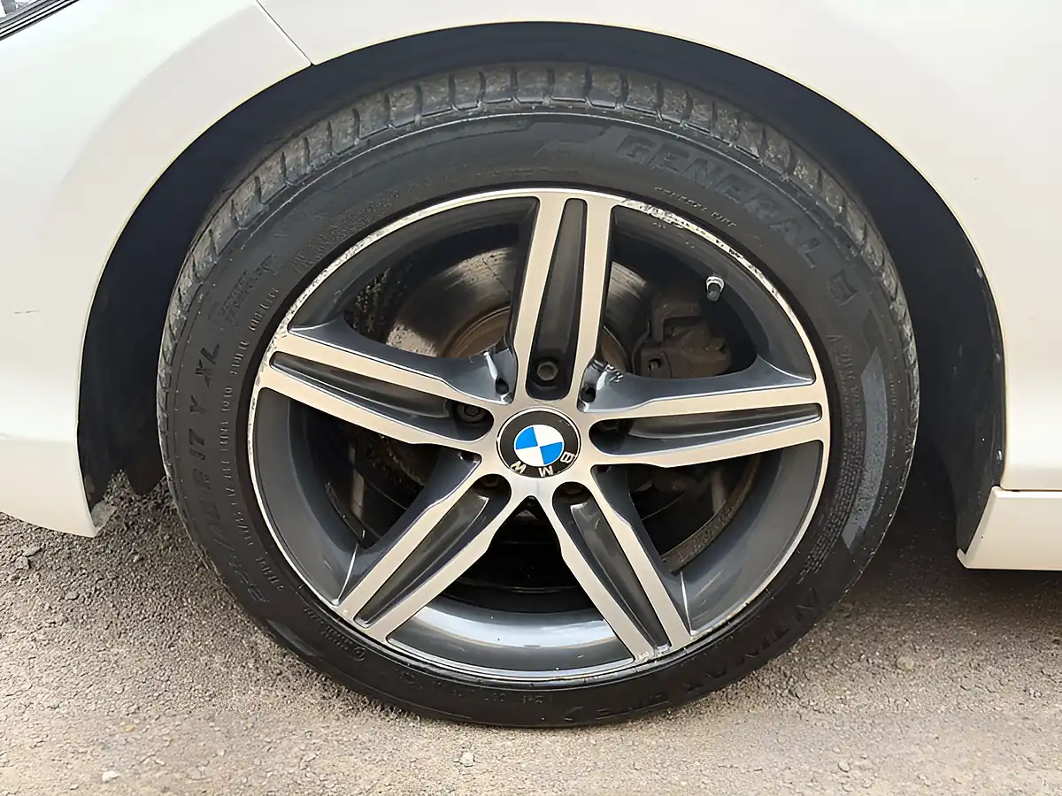 Used 2016 BMW 1 Series Sport Alpine White - Interior and Exterior details 9