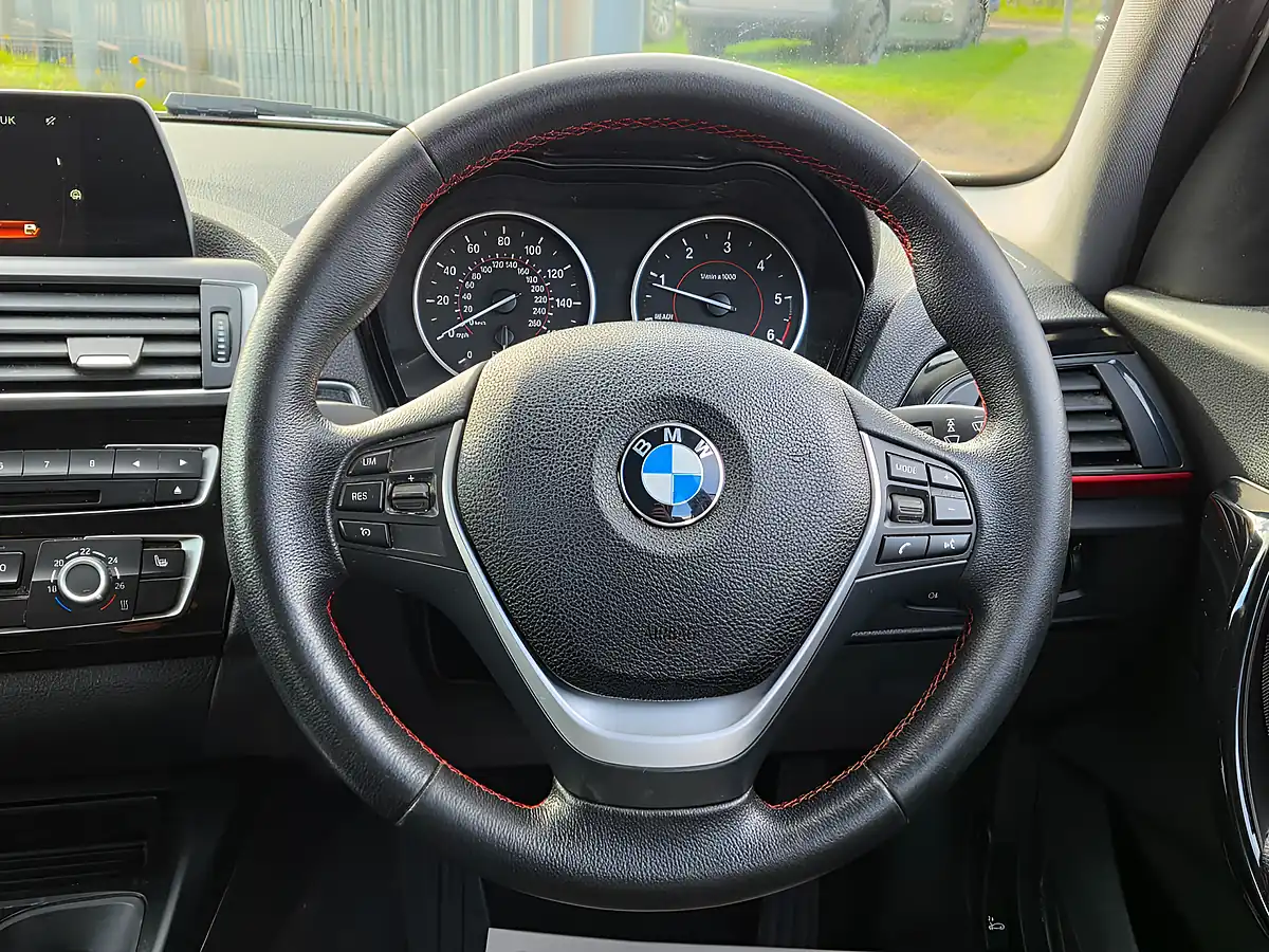 Used 2016 BMW 1 Series Sport Alpine White - Interior and Exterior details 10