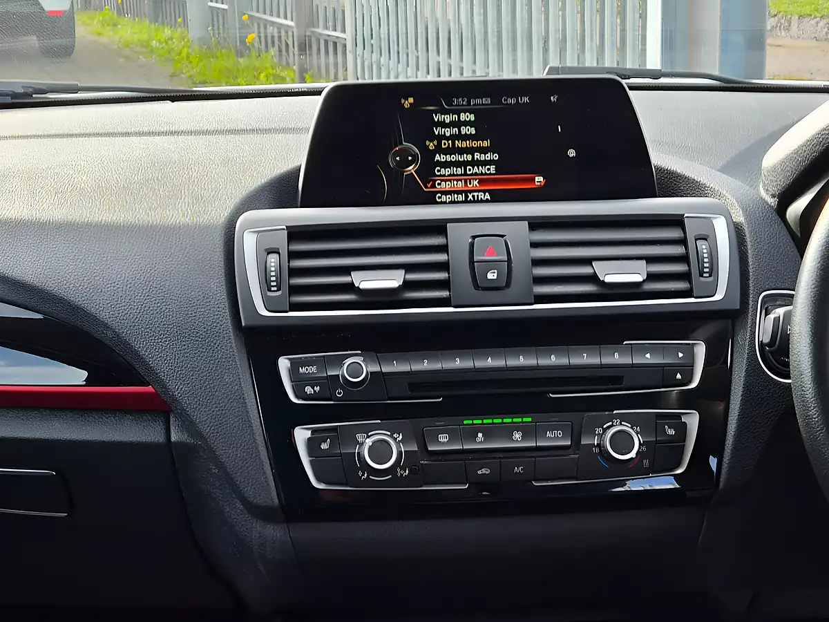 Used 2016 BMW 1 Series Sport Alpine White - Interior and Exterior details 11