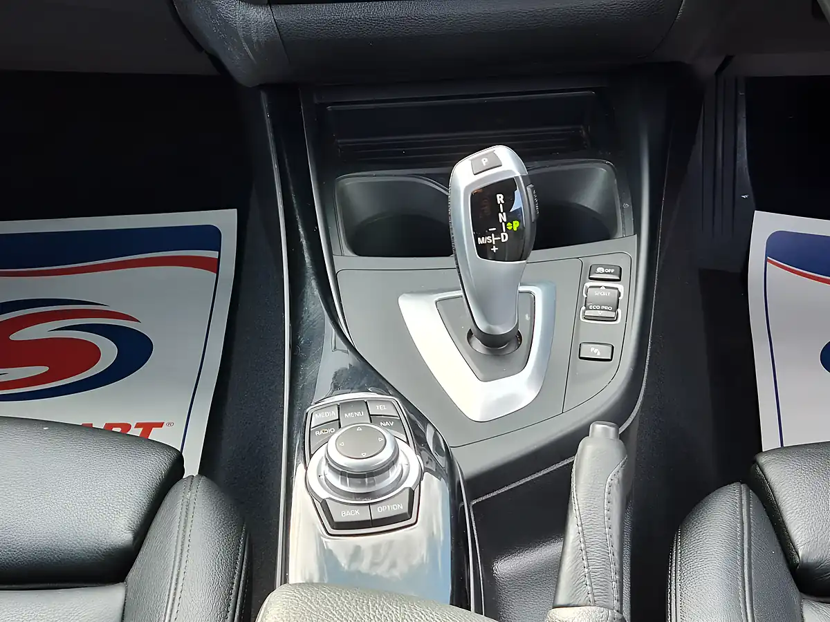 Used 2016 BMW 1 Series Sport Alpine White - Interior and Exterior details 17