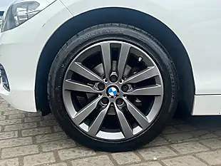 Used 2016 BMW 1 Series Sport Alpine White - Interior and Exterior details 19