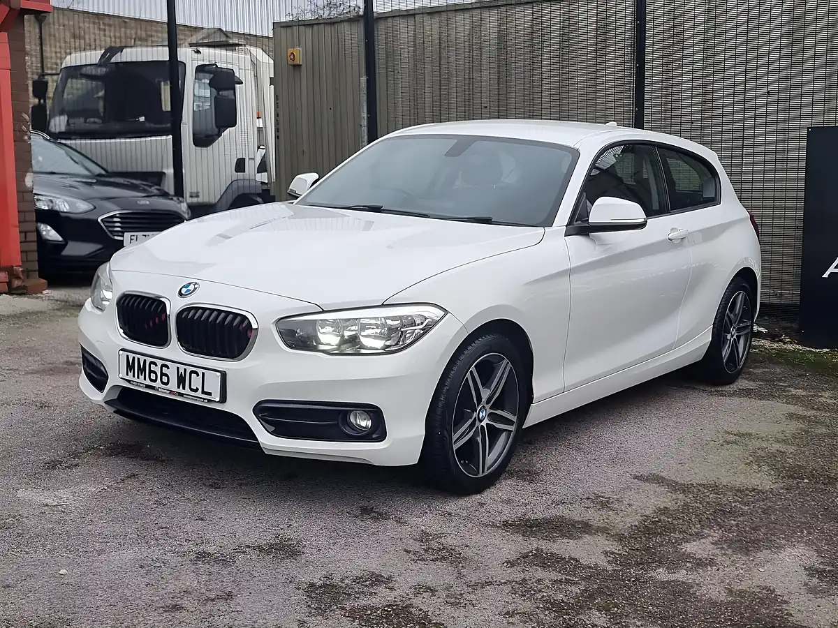 Used 2016 BMW 1 Series Sport White - Interior and Exterior details 3