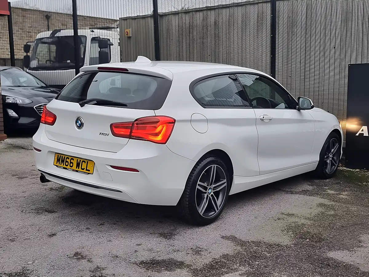 Used 2016 BMW 1 Series Sport White - Interior and Exterior details 8