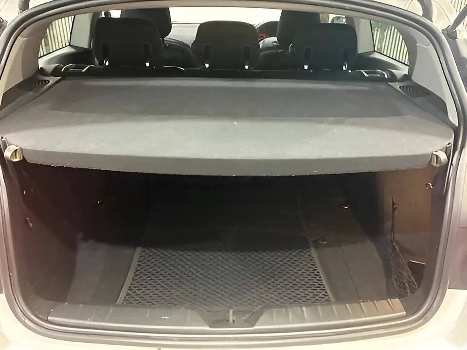 Used 2016 BMW 1 Series Sport White - Interior and Exterior details 17