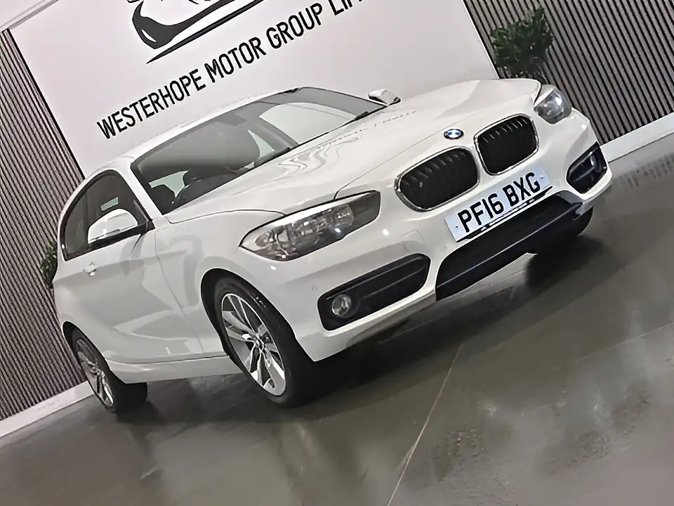 Used 2016 BMW 1 Series Sport White - Interior and Exterior details 8